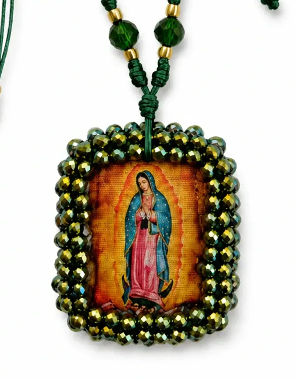 Pulsera devocional dorada y crema con medallón